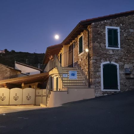 Il Nido Del Viaggiatore Vallebona Екстер'єр фото