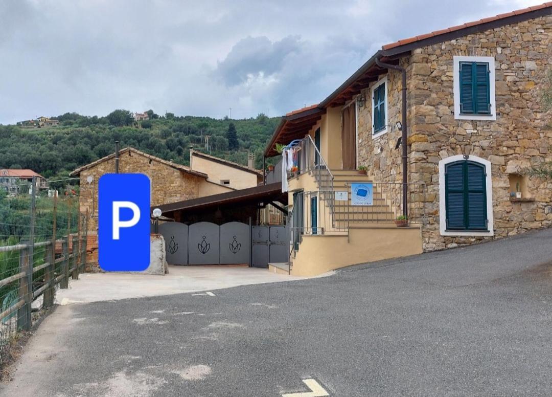 Il Nido Del Viaggiatore Vallebona Екстер'єр фото